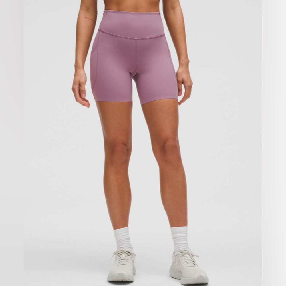 Lululemon Fast and Free High-Rise Short 6" *Pockets
Lavender Lux size 4